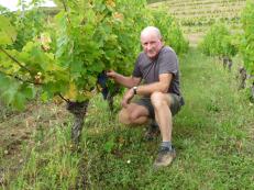 Christian Gervas, viticulteur et éleveur de brebis dans l'Aveyron.