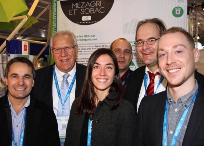 Photo équipes SOBAC et Mézagri à la COP 21 Paris 2015